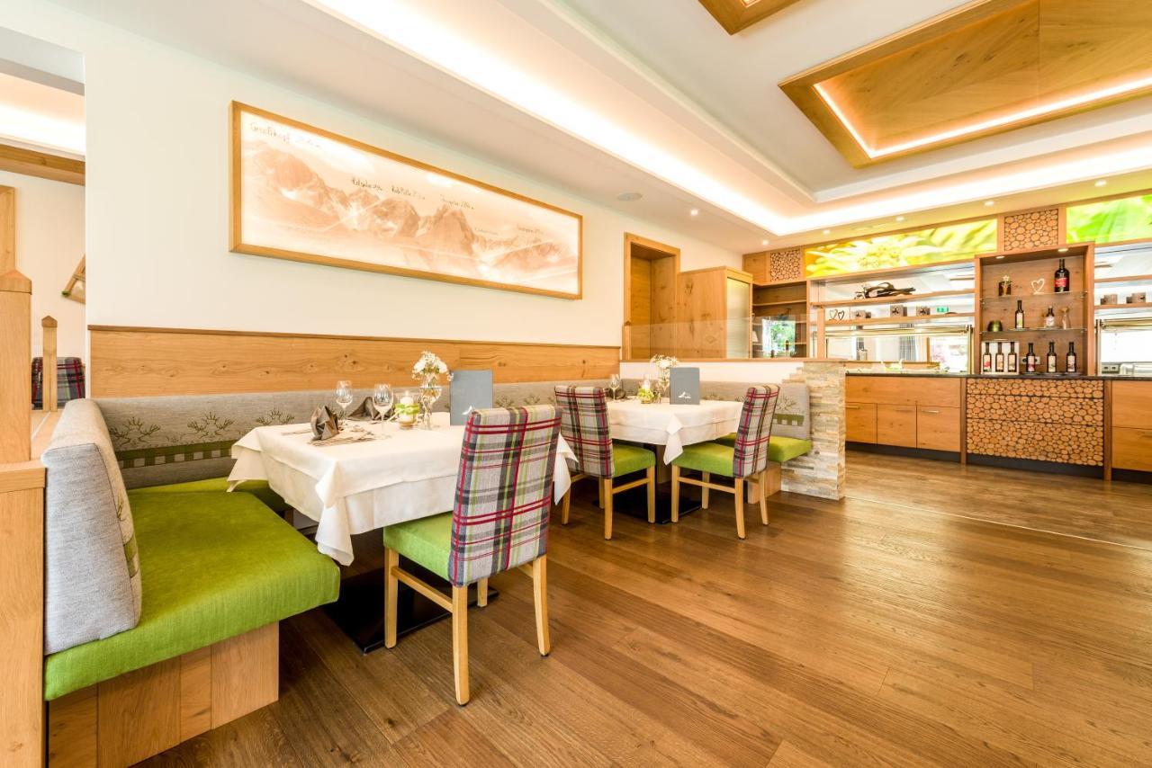 Wohlfühlhotel Berg Heil Holzgau Exterior foto