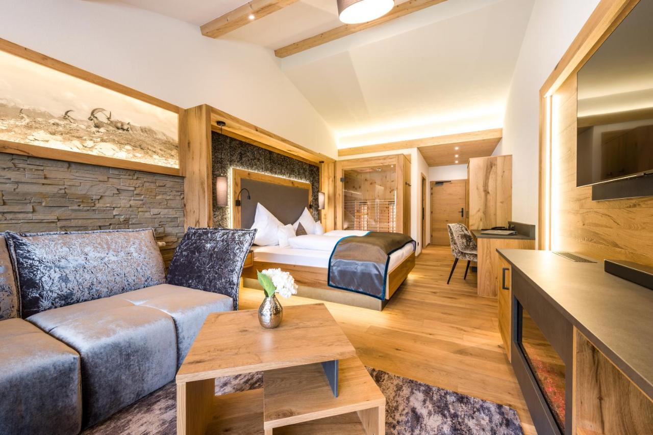 Wohlfühlhotel Berg Heil Holzgau Exterior foto