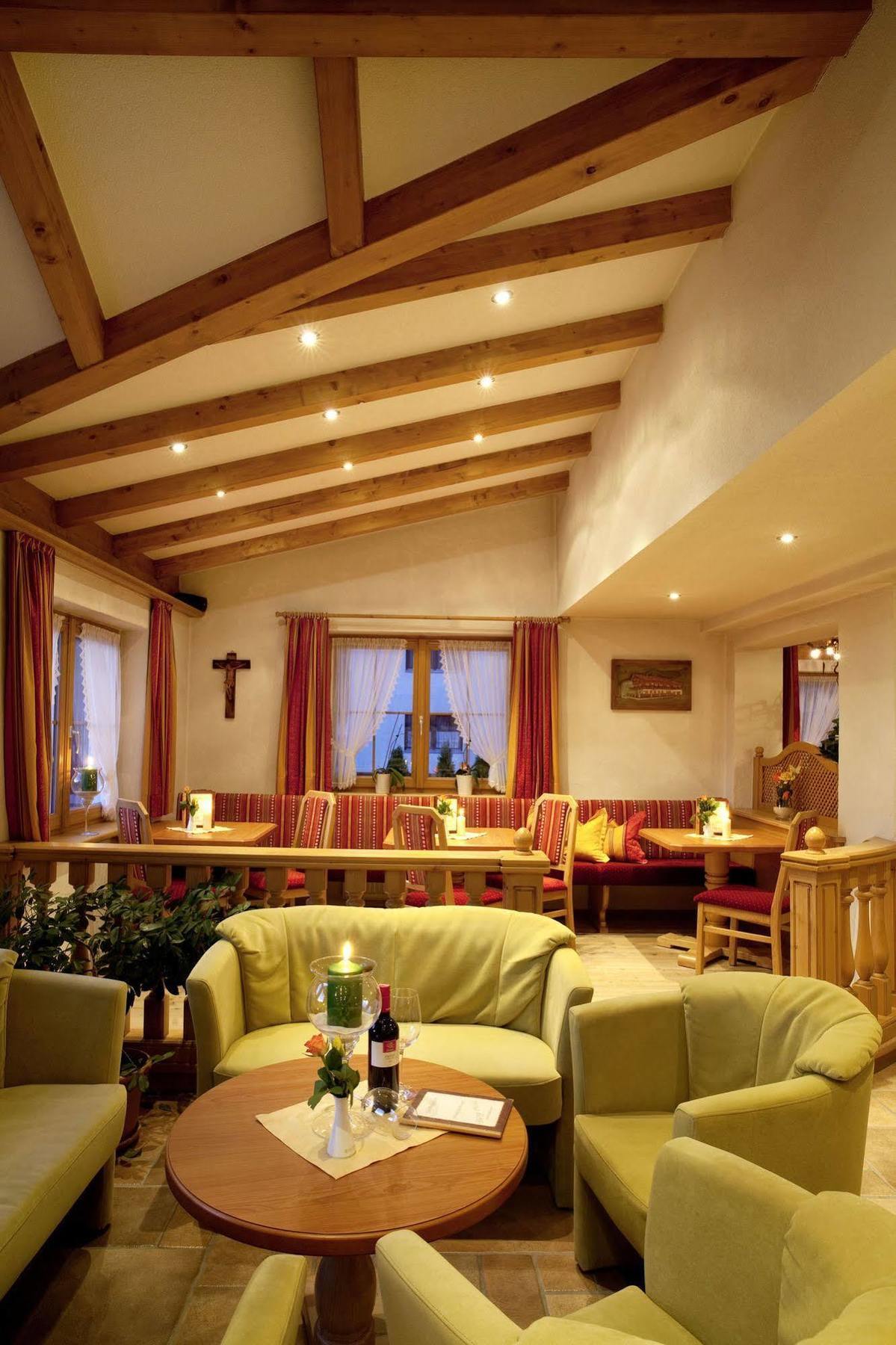 Wohlfühlhotel Berg Heil Holzgau Exterior foto