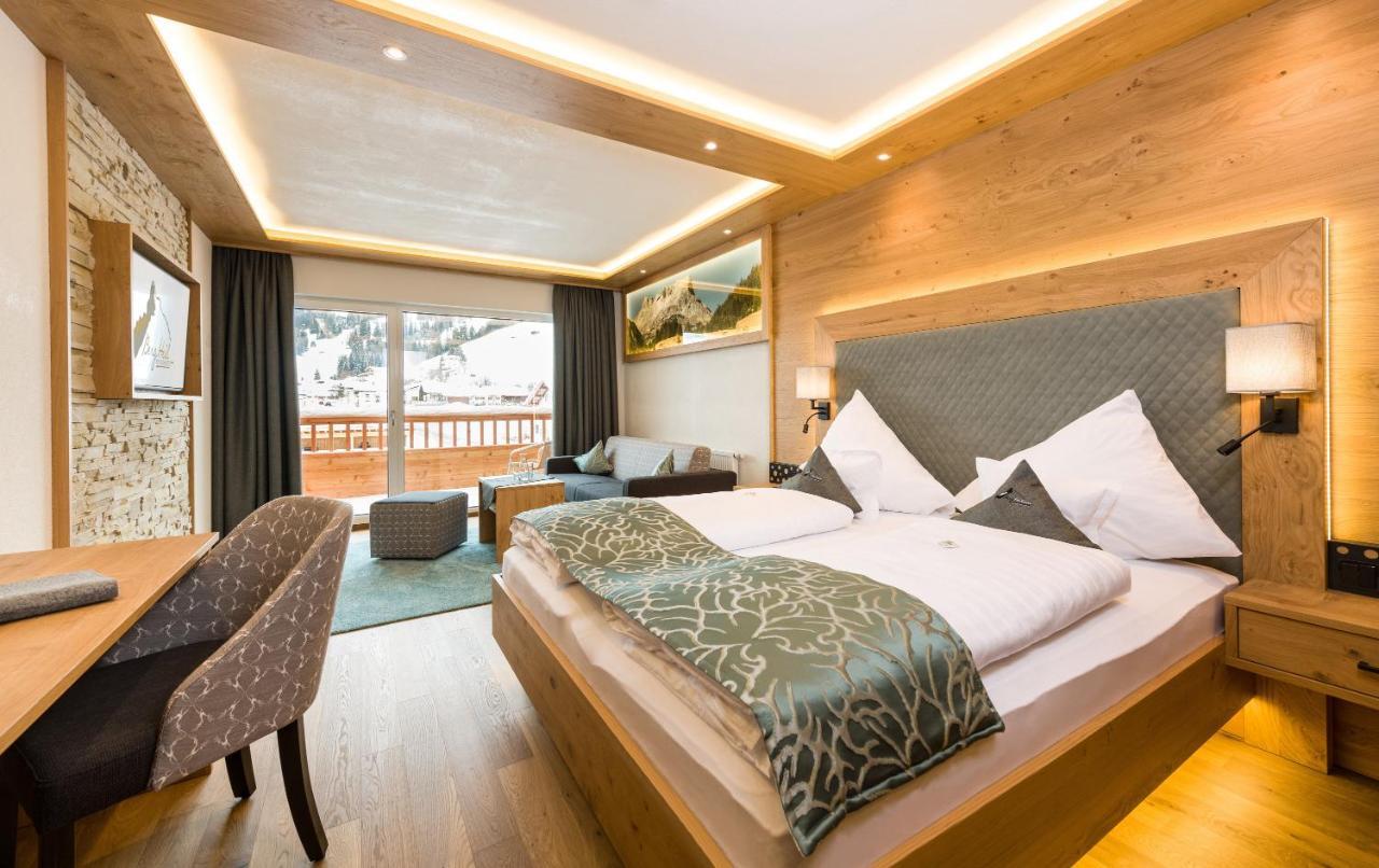 Wohlfühlhotel Berg Heil Holzgau Exterior foto