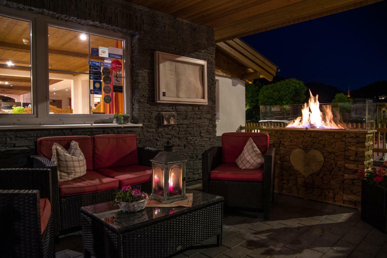 Wohlfühlhotel Berg Heil Holzgau Exterior foto